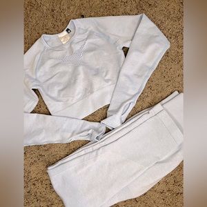 XS Light Icy Blue AYBL Long Sleeve / Waist Snatching Leggings  Two-Piece Set